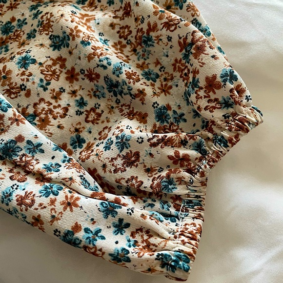 Ruffle Off-The-Shoulder Top - Picture 3 of 4